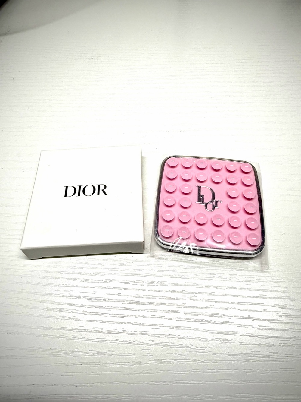 Dior Octobuddy Phone Suction Grippy NWT
